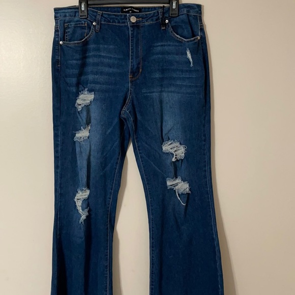 Almost famous flare style denim jeans size 17 plus - Picture 1 of 3